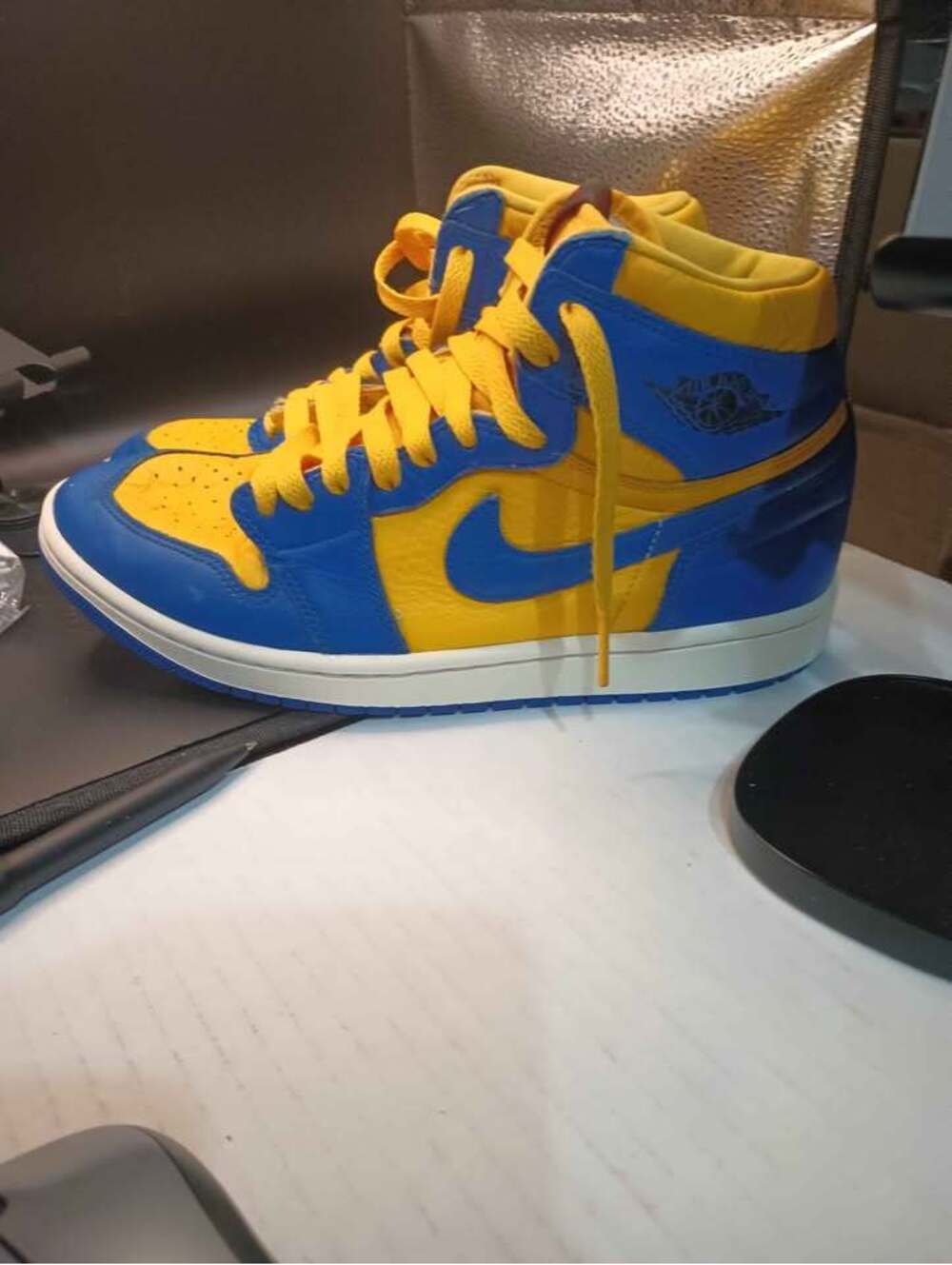 Air Jordan 1 Retro High OG 'Reverse Laney' - Picture 4 of 7